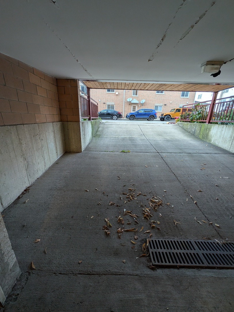 8735 W CATHERINE Avenue #8, Chicago, IL 60656