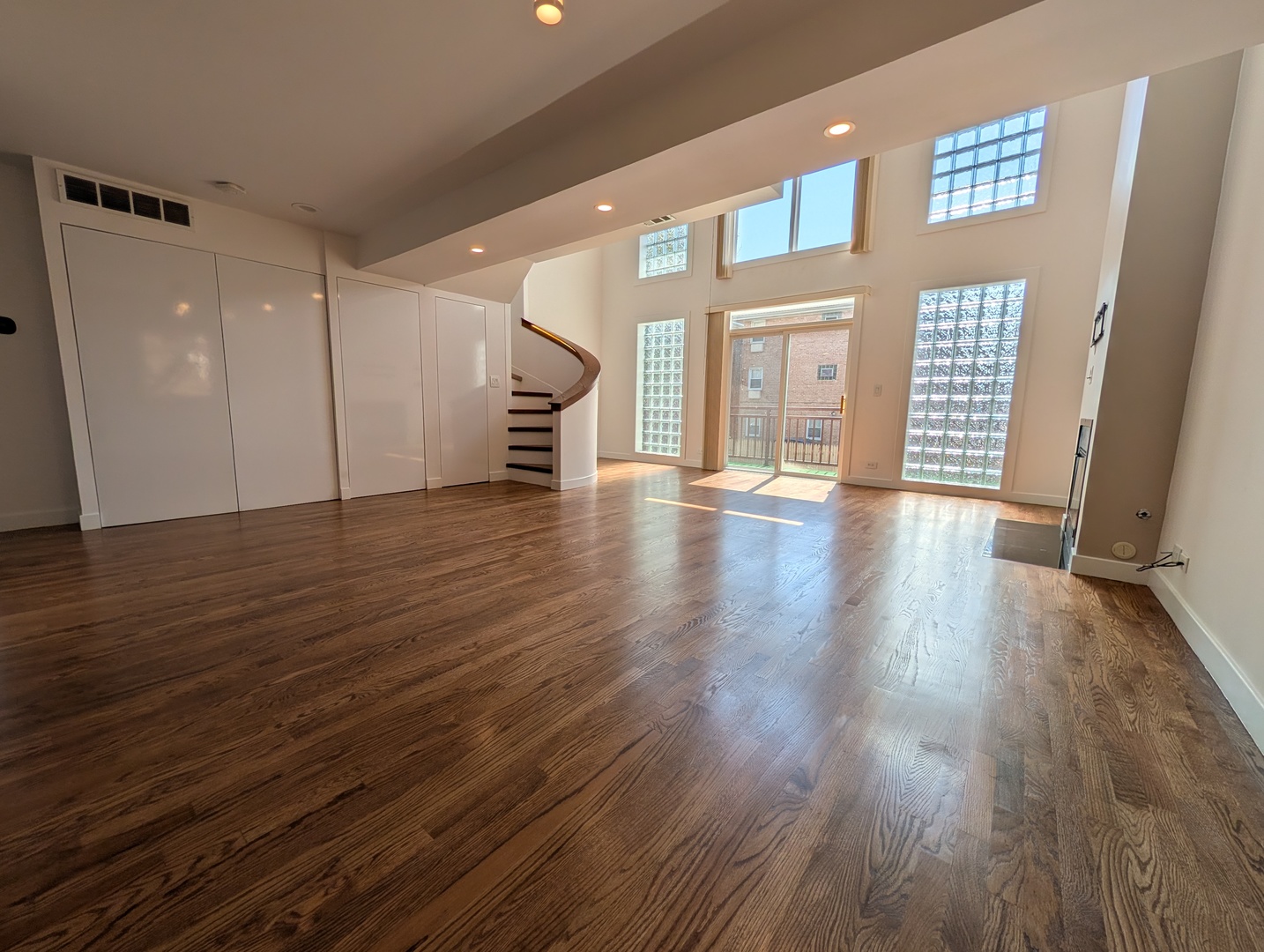 8735 W CATHERINE Avenue #8, Chicago, IL 60656