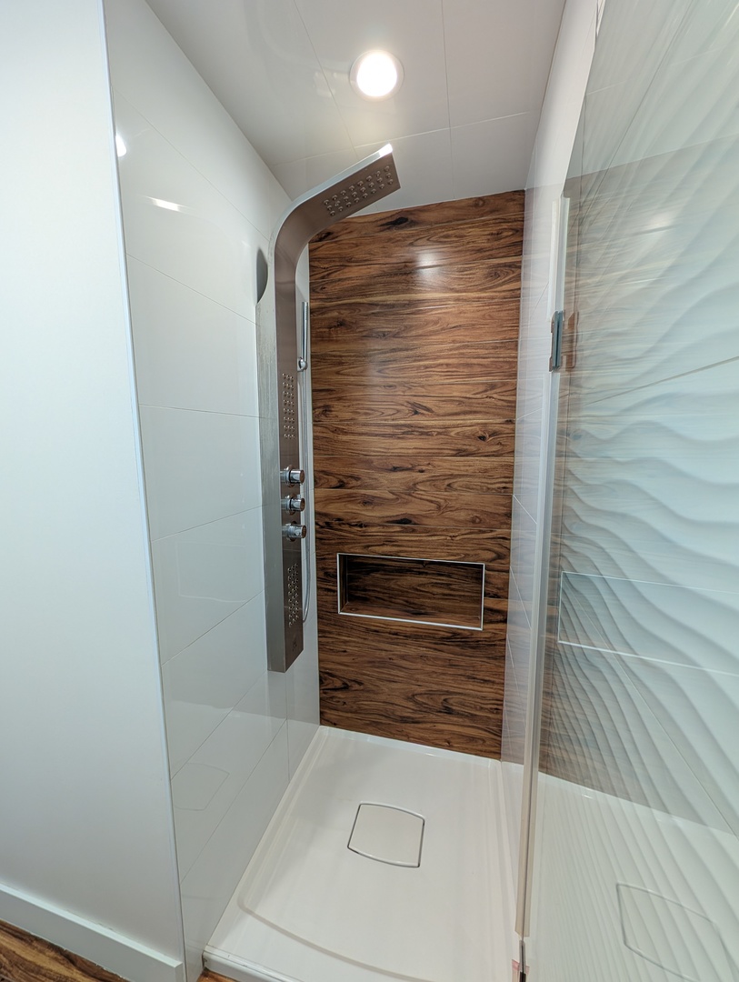 8735 W CATHERINE Avenue #8, Chicago, IL 60656