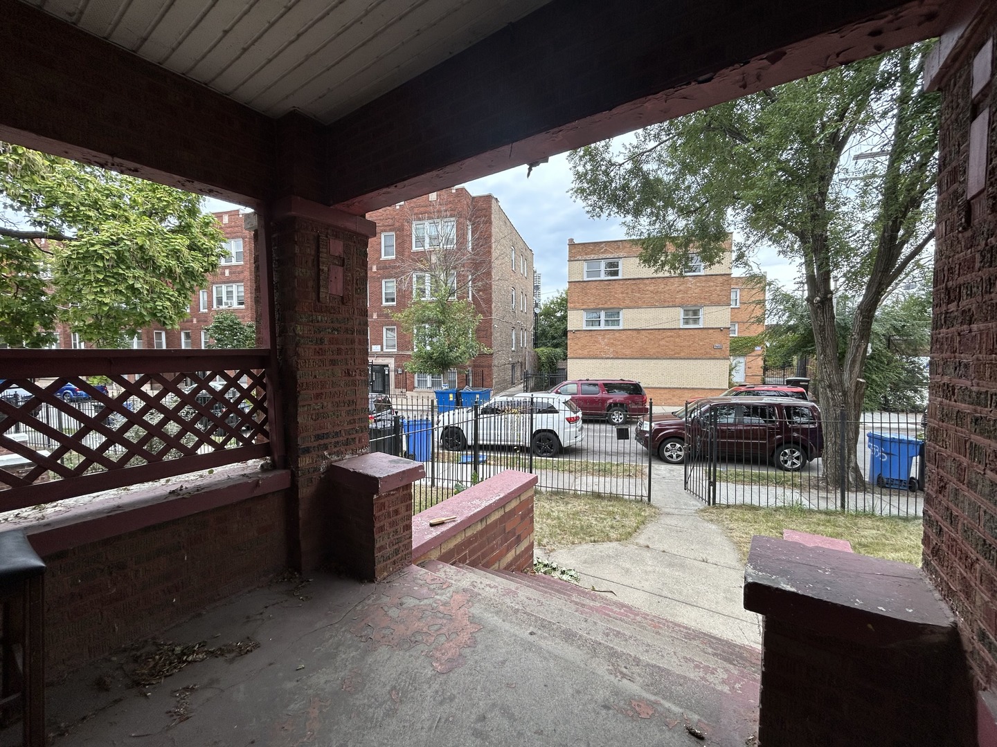 7450 S Colfax Avenue, Chicago, IL 60649