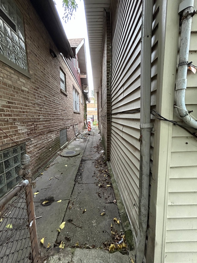 7450 S Colfax Avenue, Chicago, IL 60649