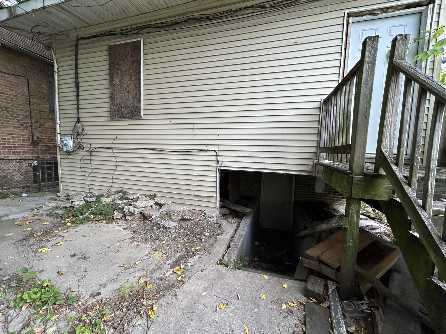 7450 S Colfax Avenue, Chicago, IL 60649