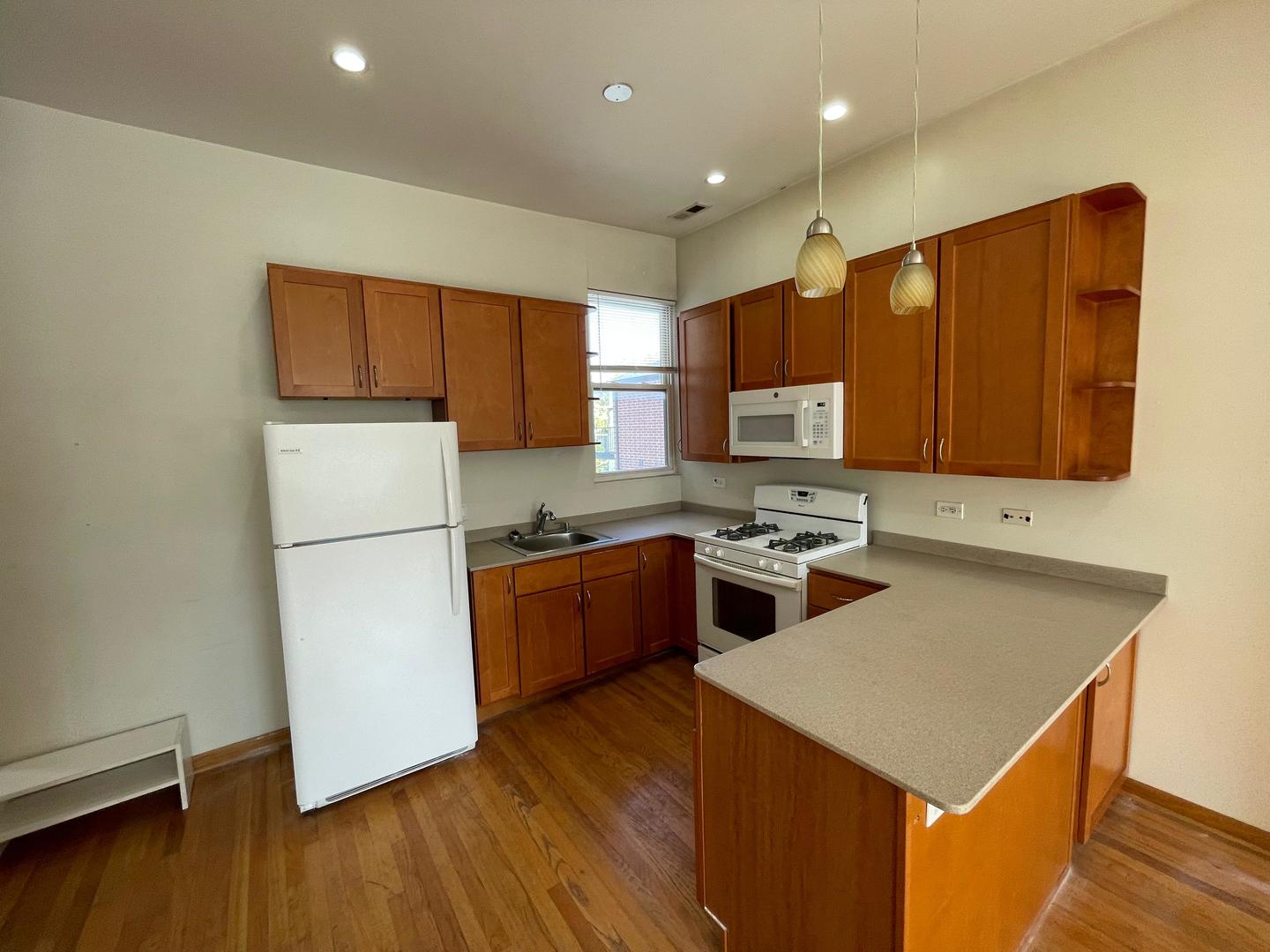 2350 W Grand Avenue #3F, Chicago, IL 60622