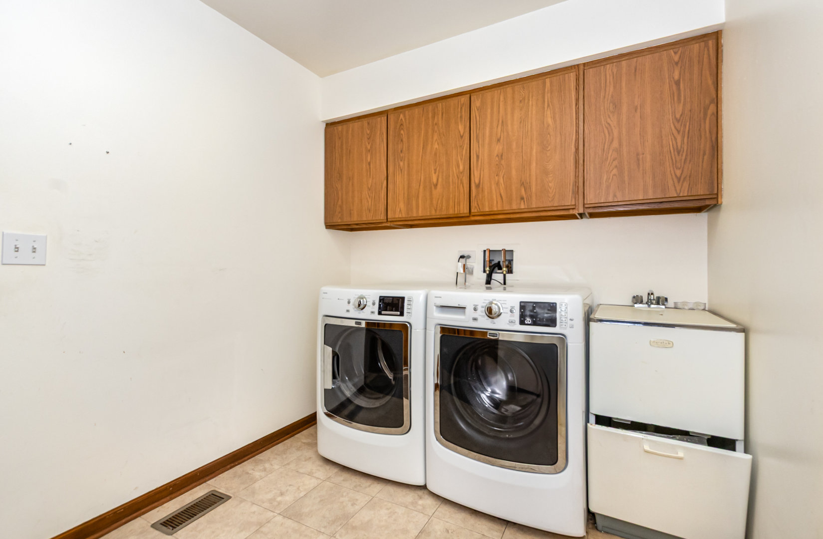 1120 COLGATE Court, Naperville, IL 60565
