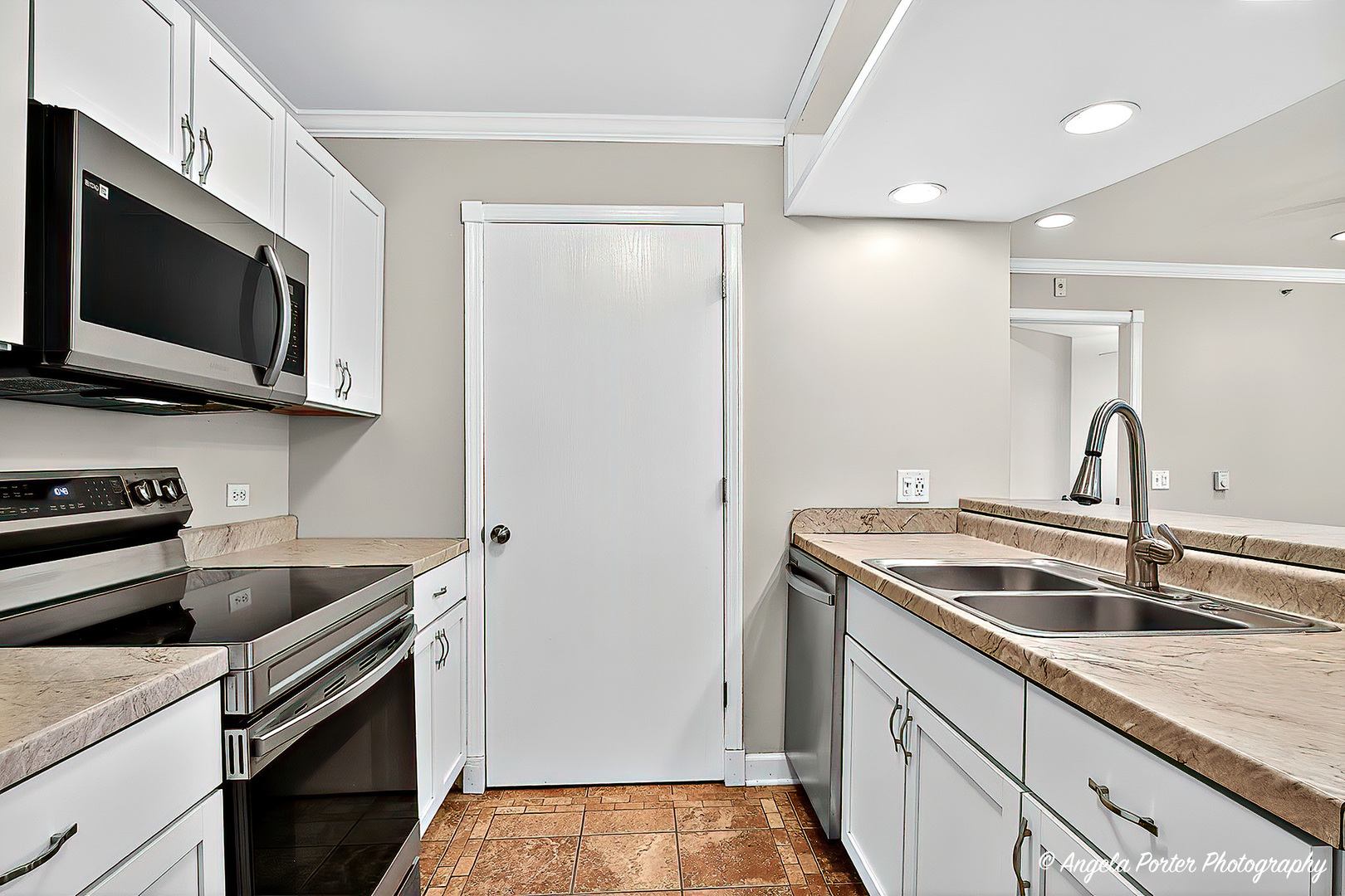 1443 Spring Brook Court #1C, Round Lake Beach, IL 60073