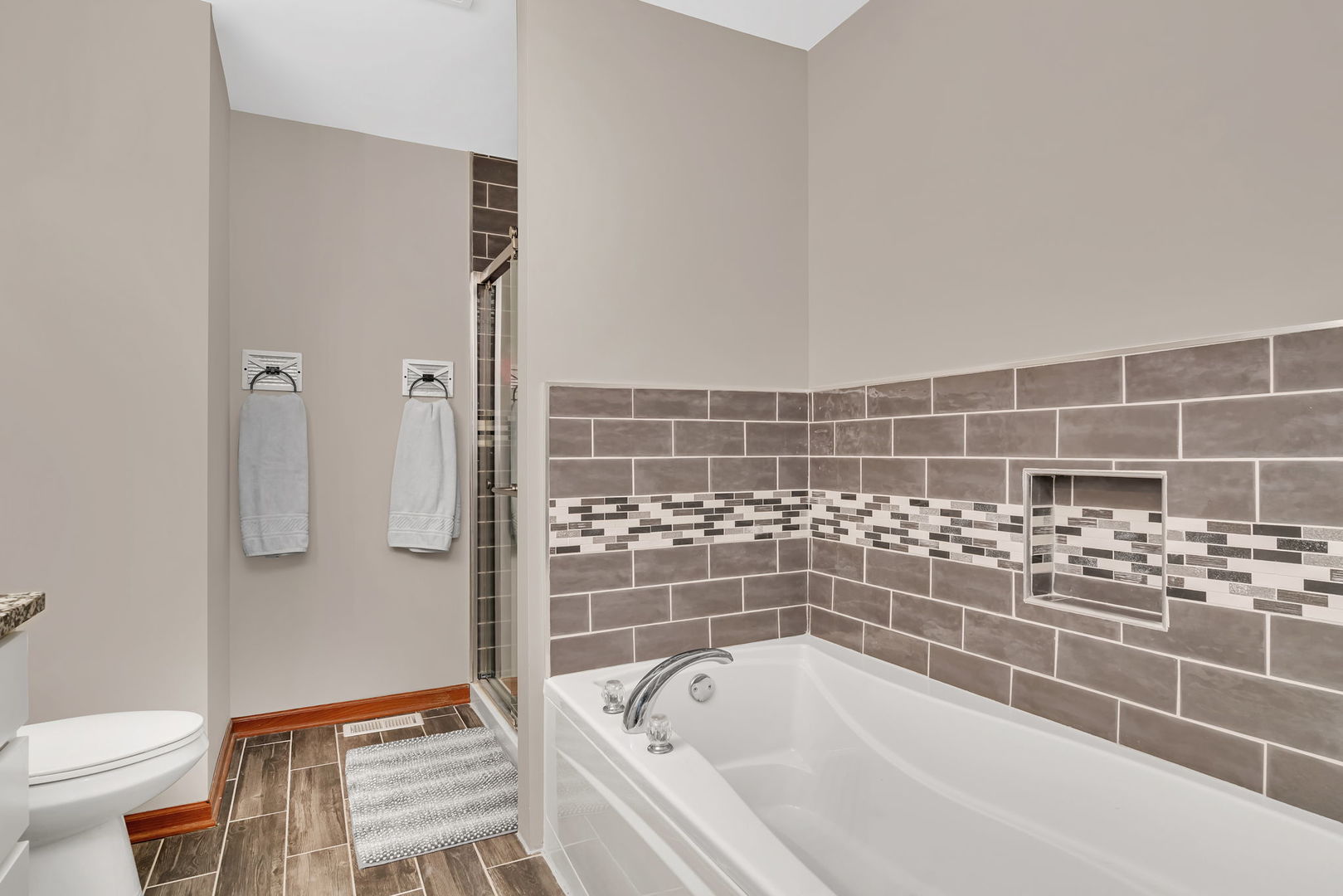 235 Springbrook Trail, Oswego, IL 60543