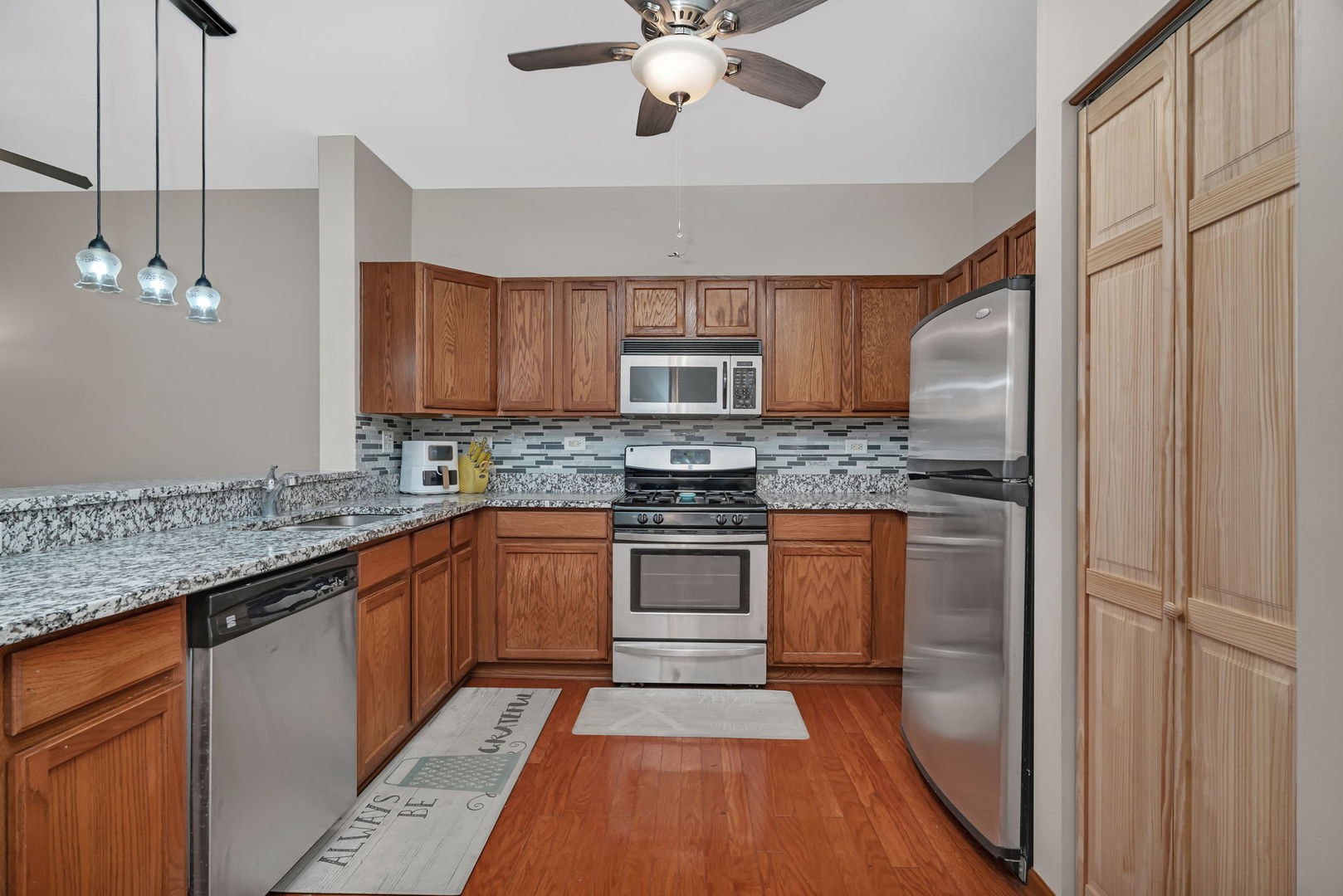 235 Springbrook Trail, Oswego, IL 60543