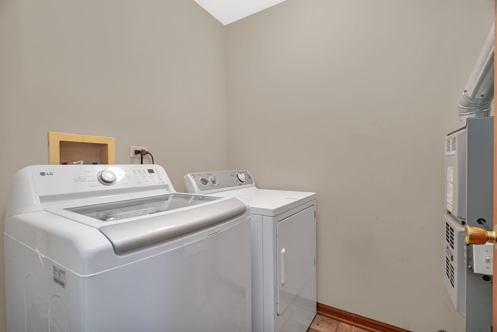 235 Springbrook Trail, Oswego, IL 60543