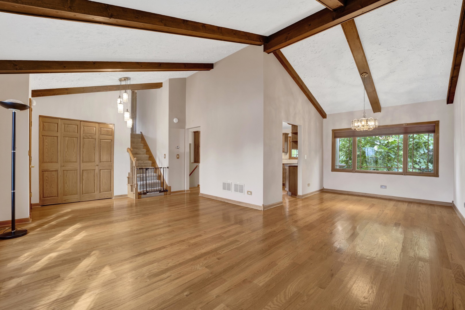 823 N Harrow Court, Addison, IL 60101