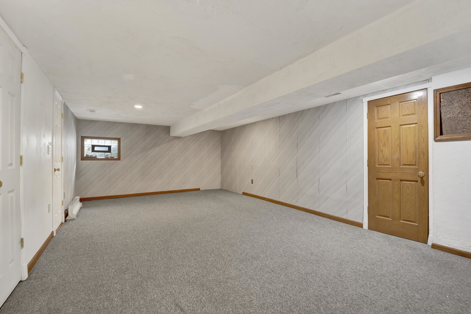 823 N Harrow Court, Addison, IL 60101