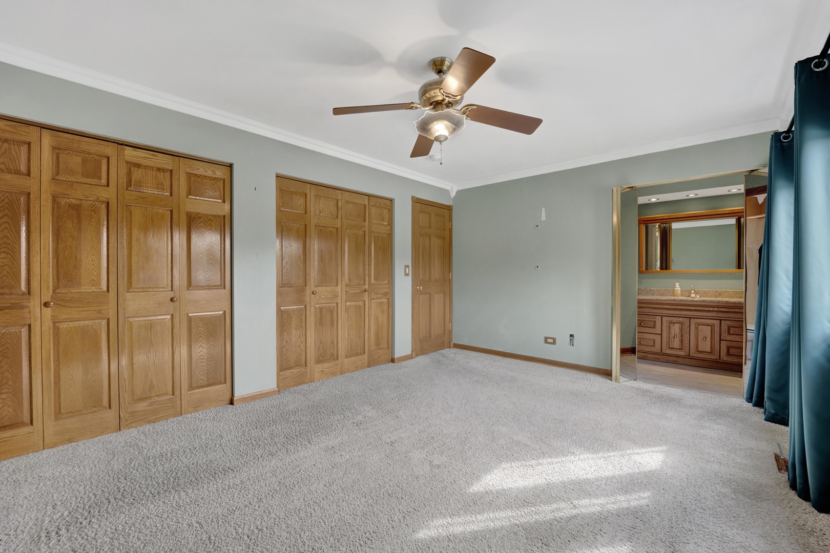 823 N Harrow Court, Addison, IL 60101