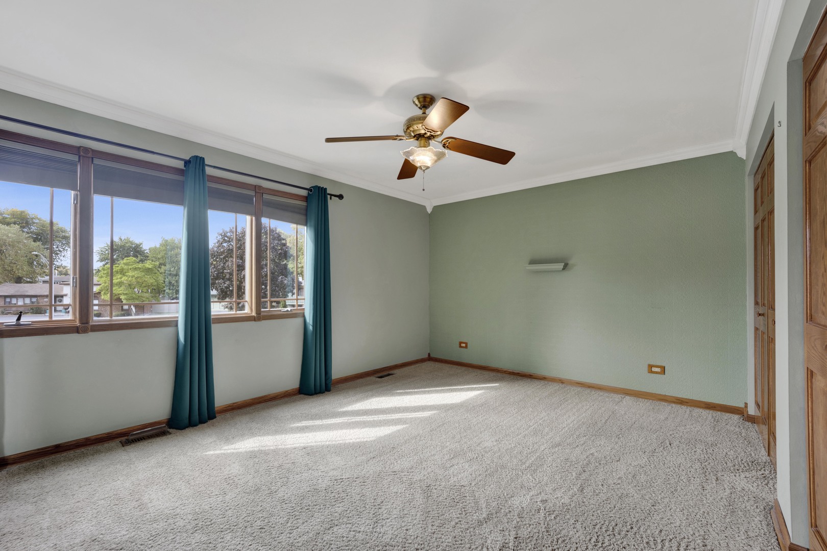 823 N Harrow Court, Addison, IL 60101