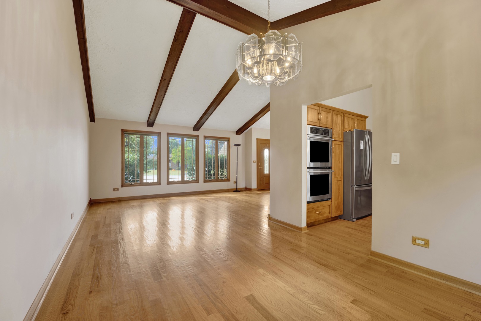 823 N Harrow Court, Addison, IL 60101