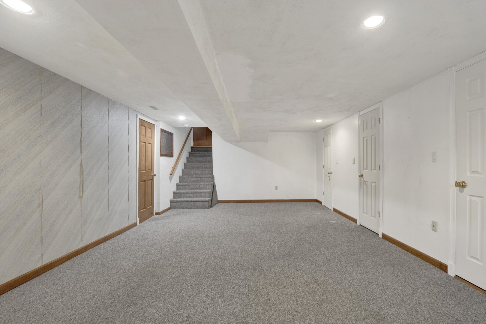 823 N Harrow Court, Addison, IL 60101