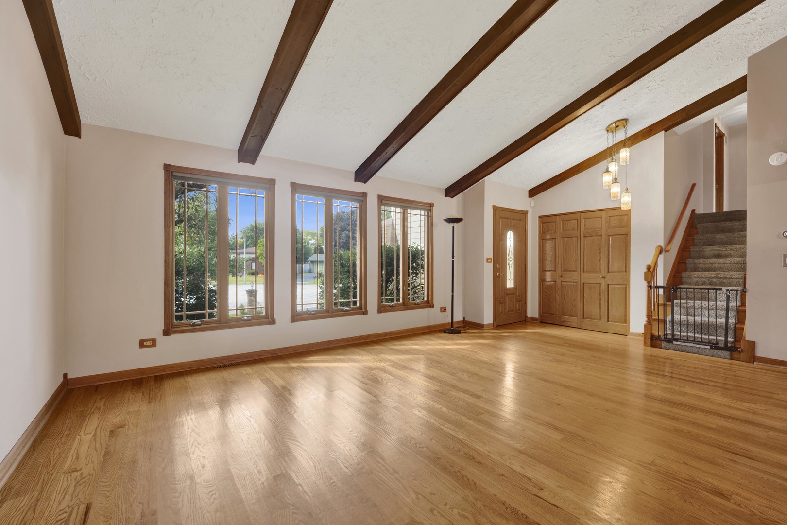 823 N Harrow Court, Addison, IL 60101