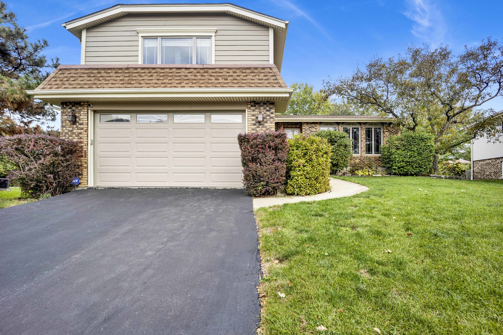 823 N Harrow Court, Addison, IL 60101
