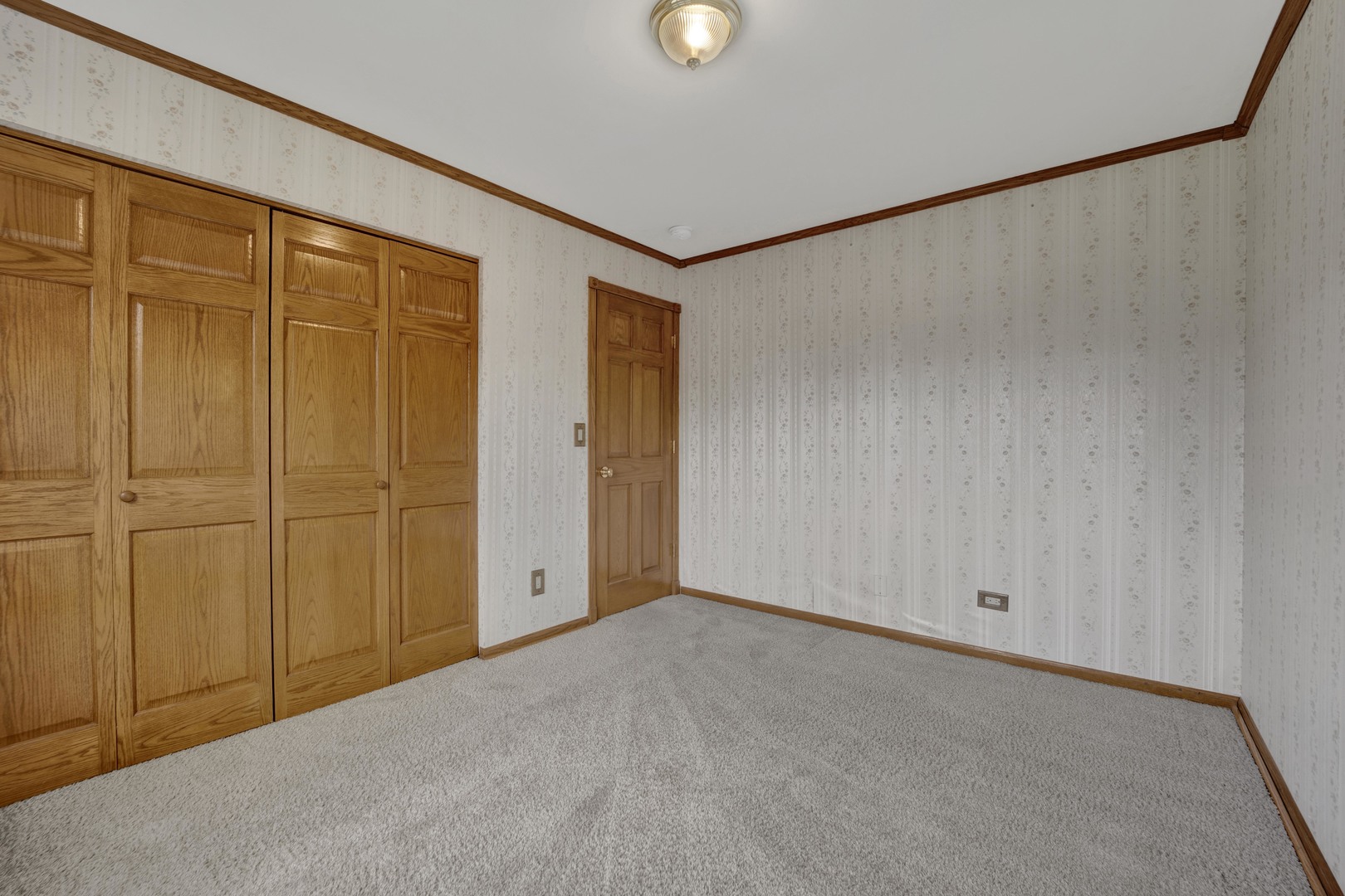 823 N Harrow Court, Addison, IL 60101