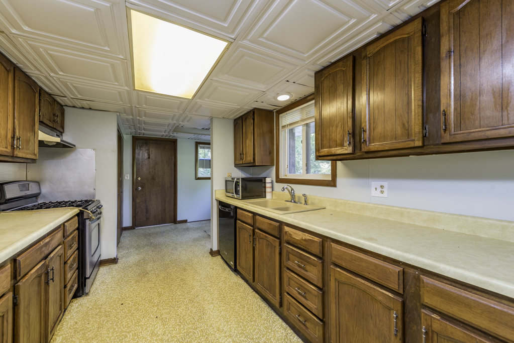16675 W Applewood Court, Gurnee, IL 60031