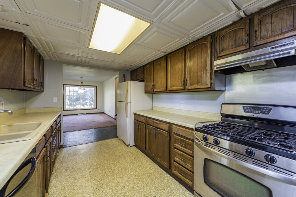 16675 W Applewood Court, Gurnee, IL 60031