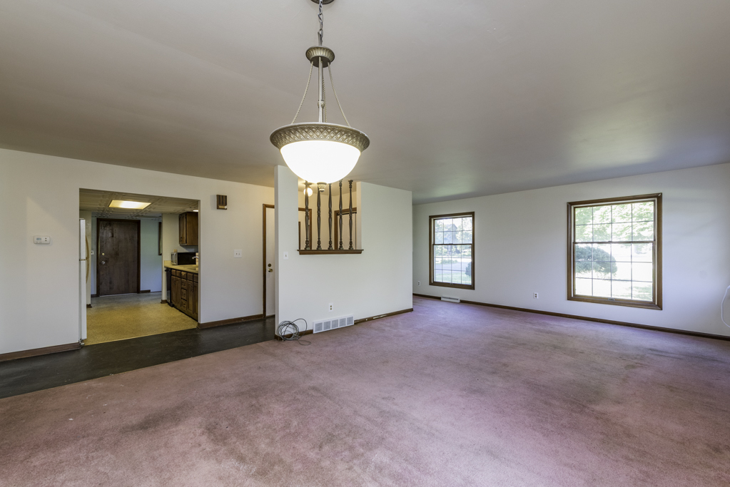 16675 W Applewood Court, Gurnee, IL 60031