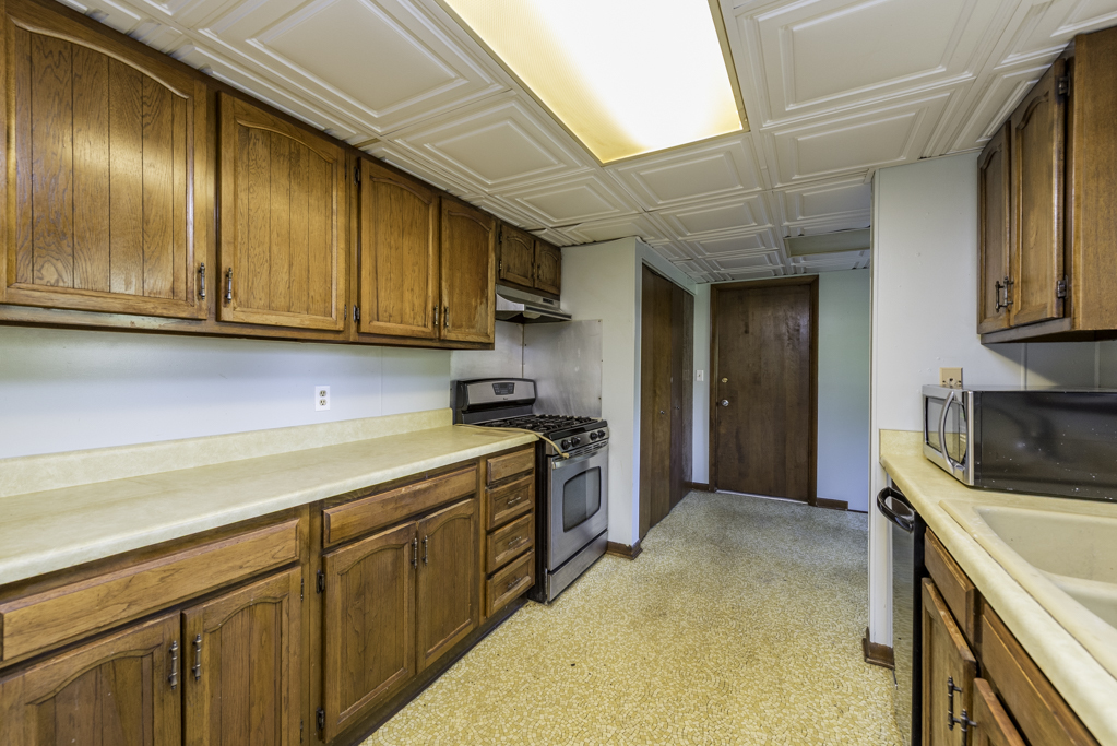 16675 W Applewood Court, Gurnee, IL 60031