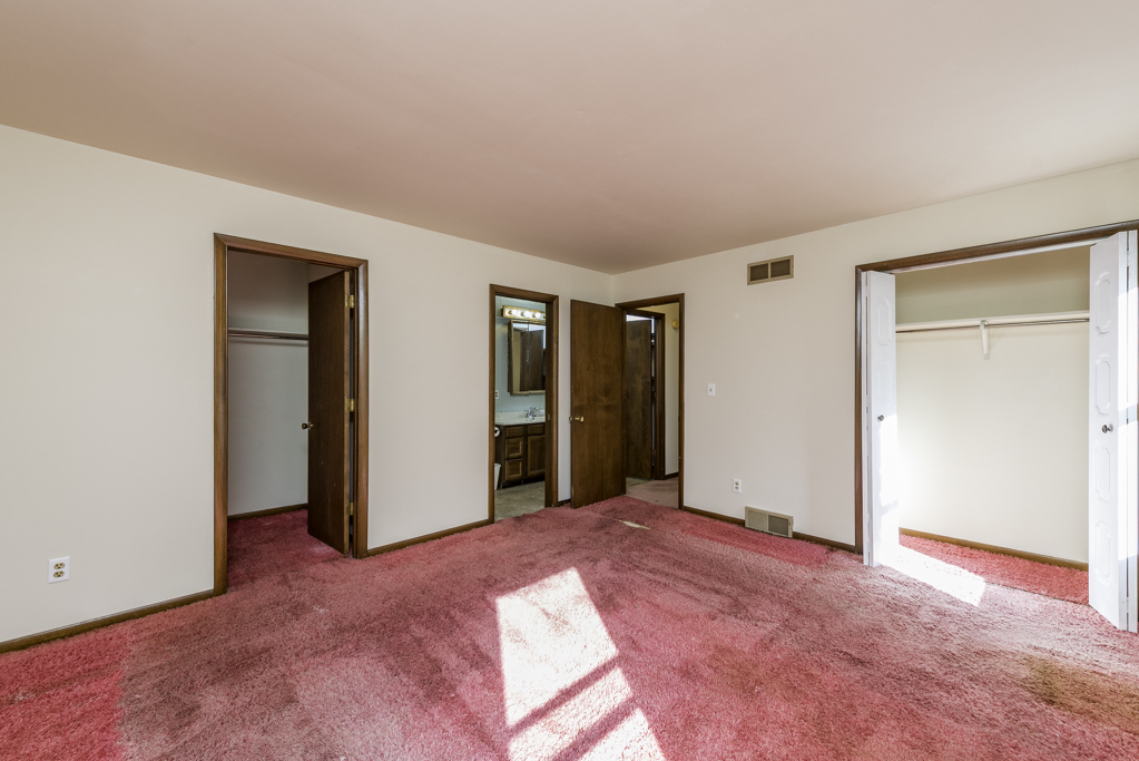 16675 W Applewood Court, Gurnee, IL 60031