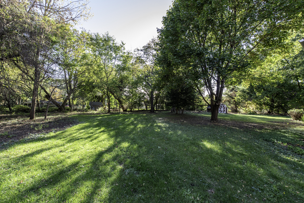 16675 W Applewood Court, Gurnee, IL 60031