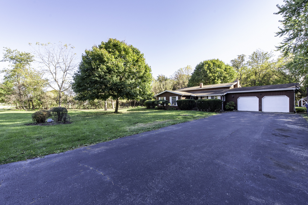16675 W Applewood Court, Gurnee, IL 60031