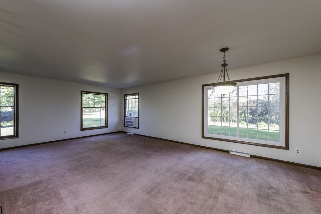 16675 W Applewood Court, Gurnee, IL 60031