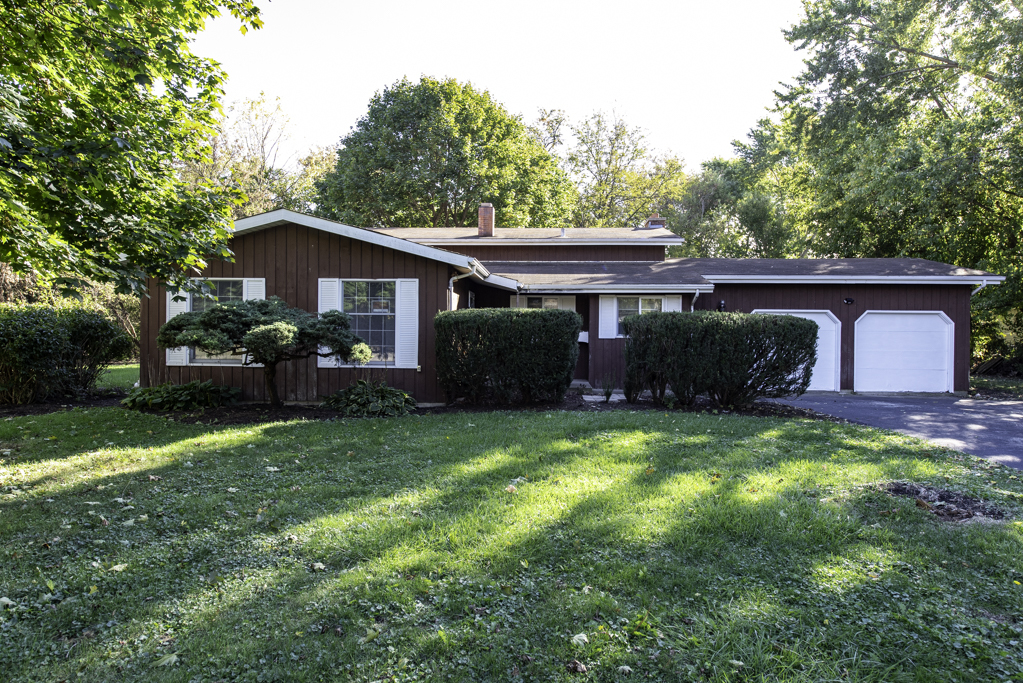 16675 W Applewood Court, Gurnee, IL 60031