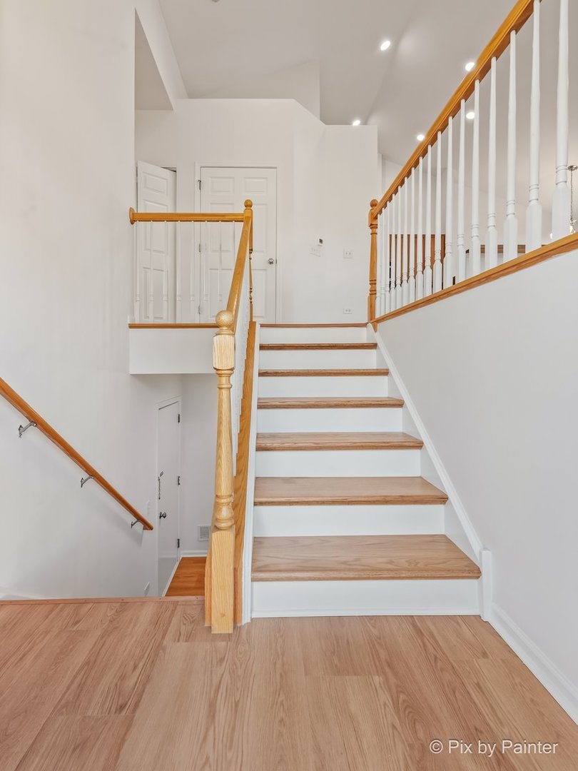 920 Charlton Lane #920, Naperville, IL 60563