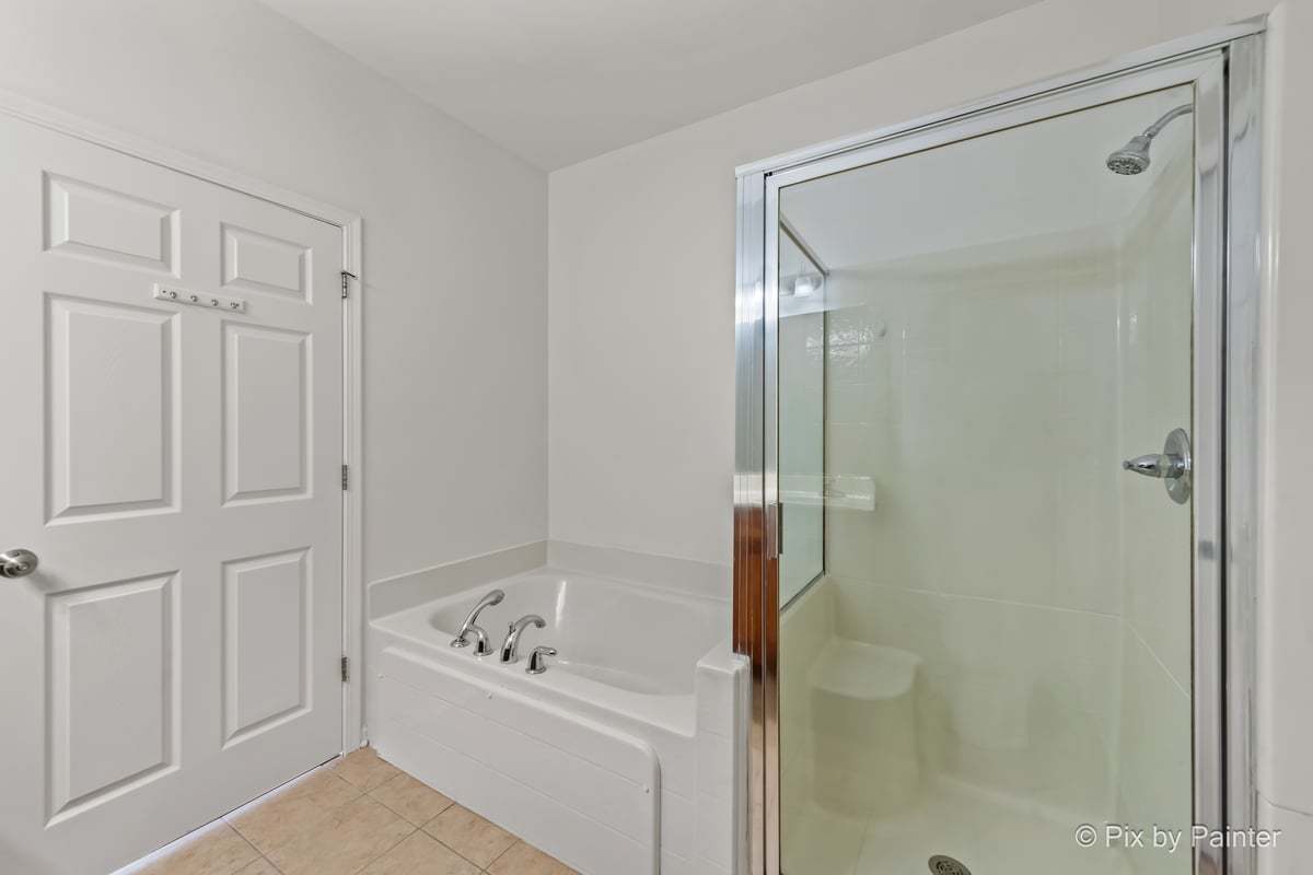 920 Charlton Lane #920, Naperville, IL 60563