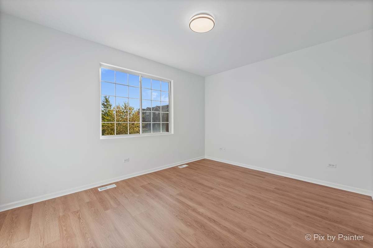 920 Charlton Lane #920, Naperville, IL 60563