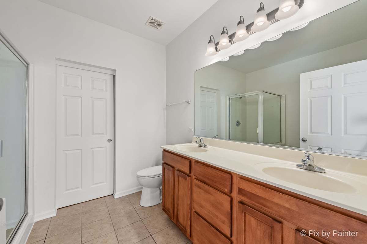 920 Charlton Lane #920, Naperville, IL 60563