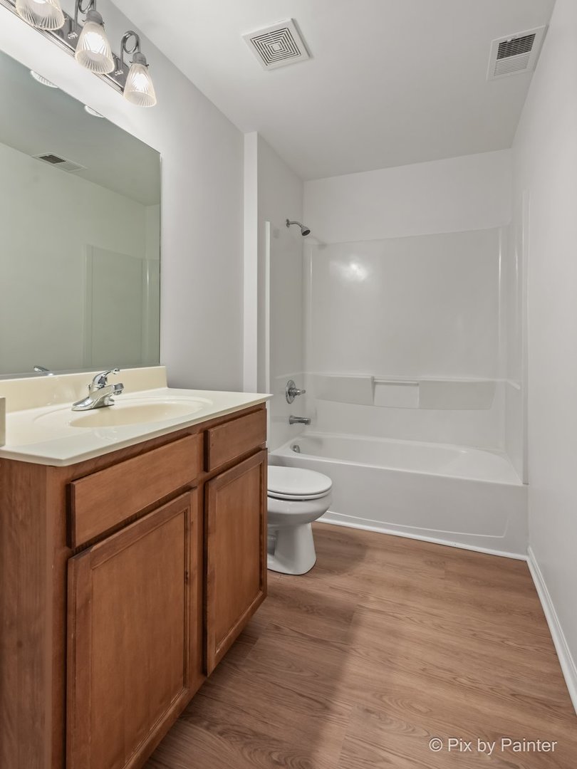 920 Charlton Lane #920, Naperville, IL 60563