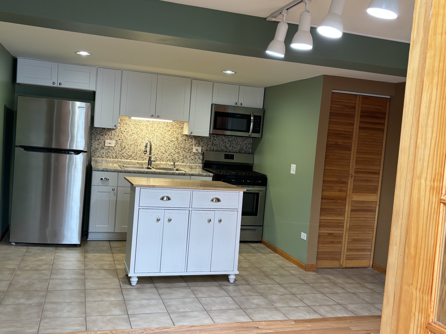 36951 N Nathan Hale Drive, Lake Villa, IL 60046