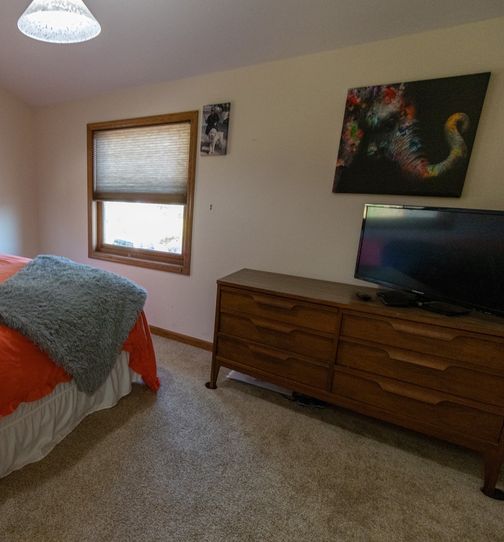 23231 W Lake Shore Drive, Antioch, IL 60002