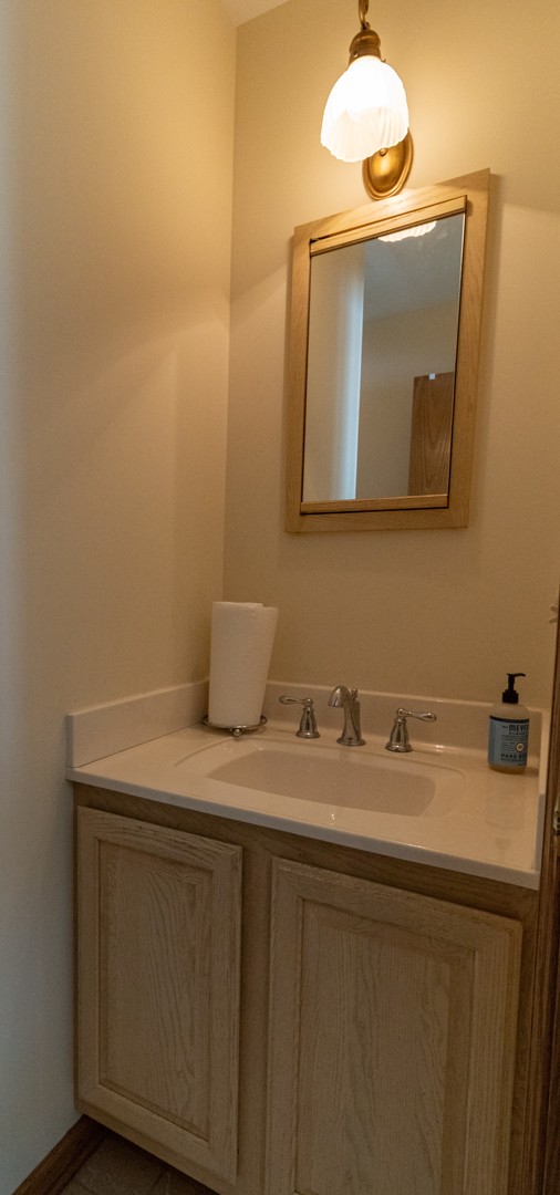 23231 W Lake Shore Drive, Antioch, IL 60002