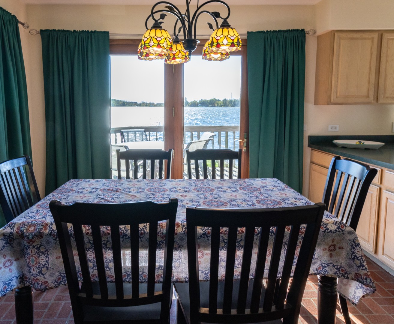 23231 W Lake Shore Drive, Antioch, IL 60002