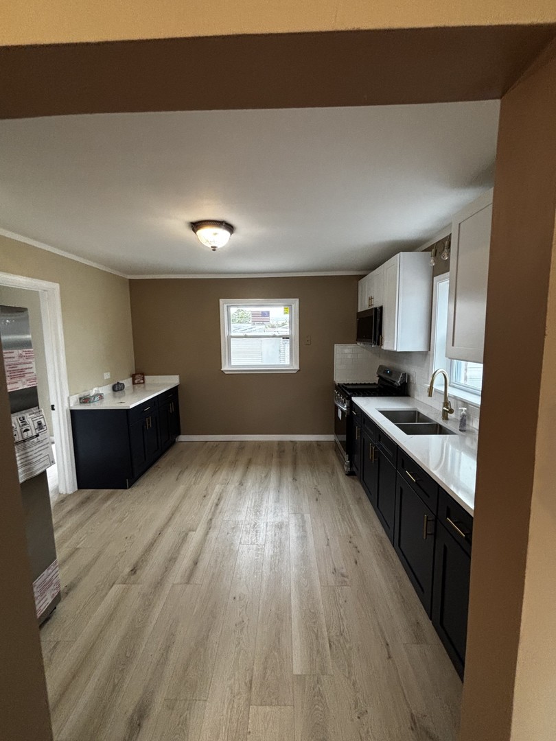 7722 W 81st Place, Bridgeview, IL 60455