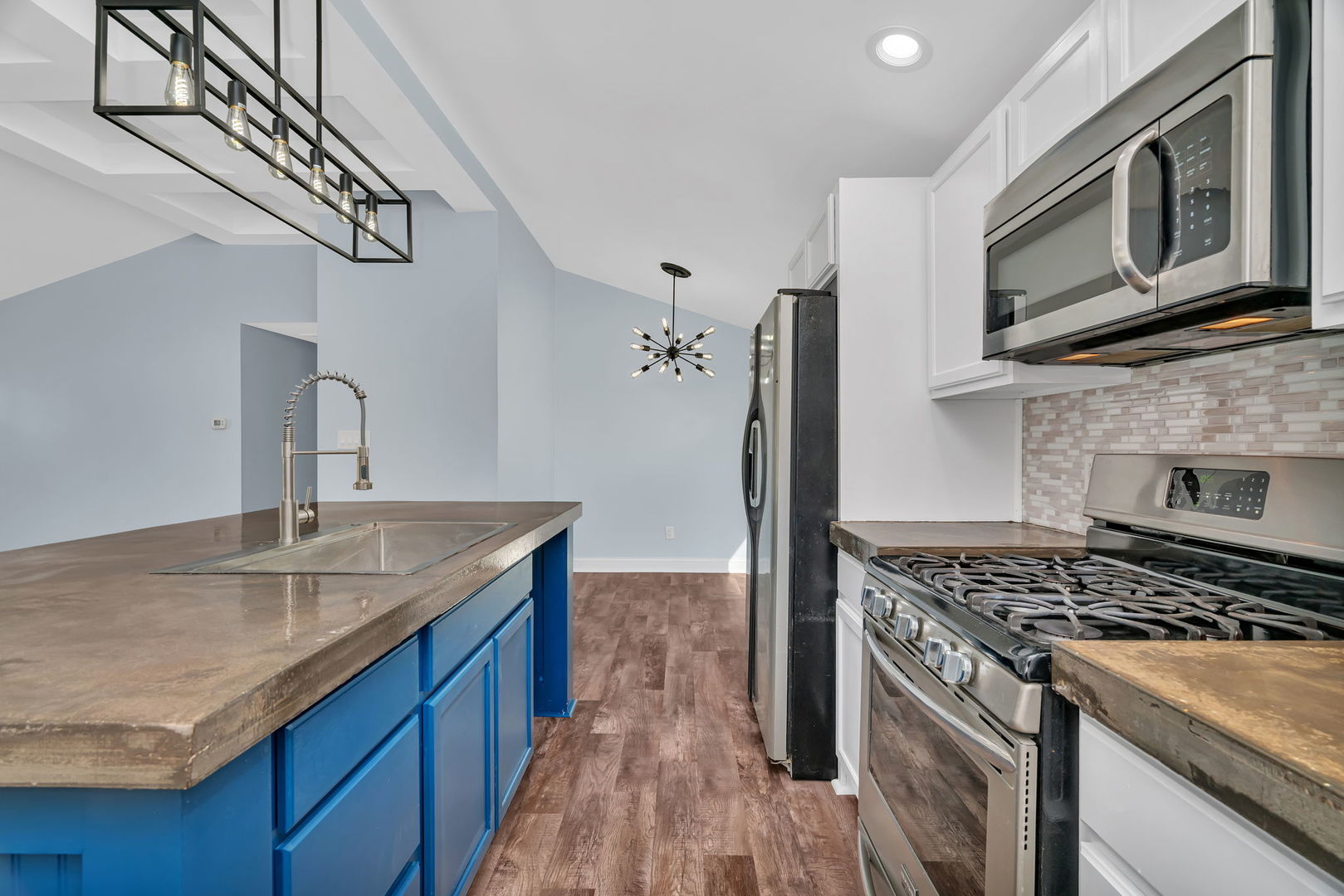 15035 Hartman Drive, Romeoville, IL 60446