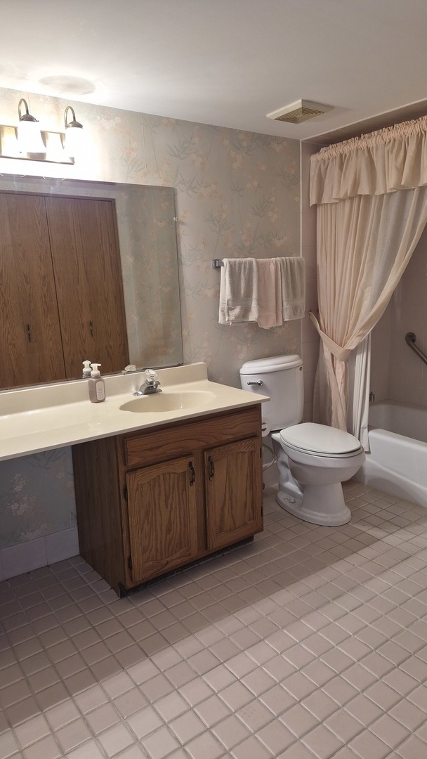 10845 S 84th Avenue #2A, Palos Hills, IL 60465