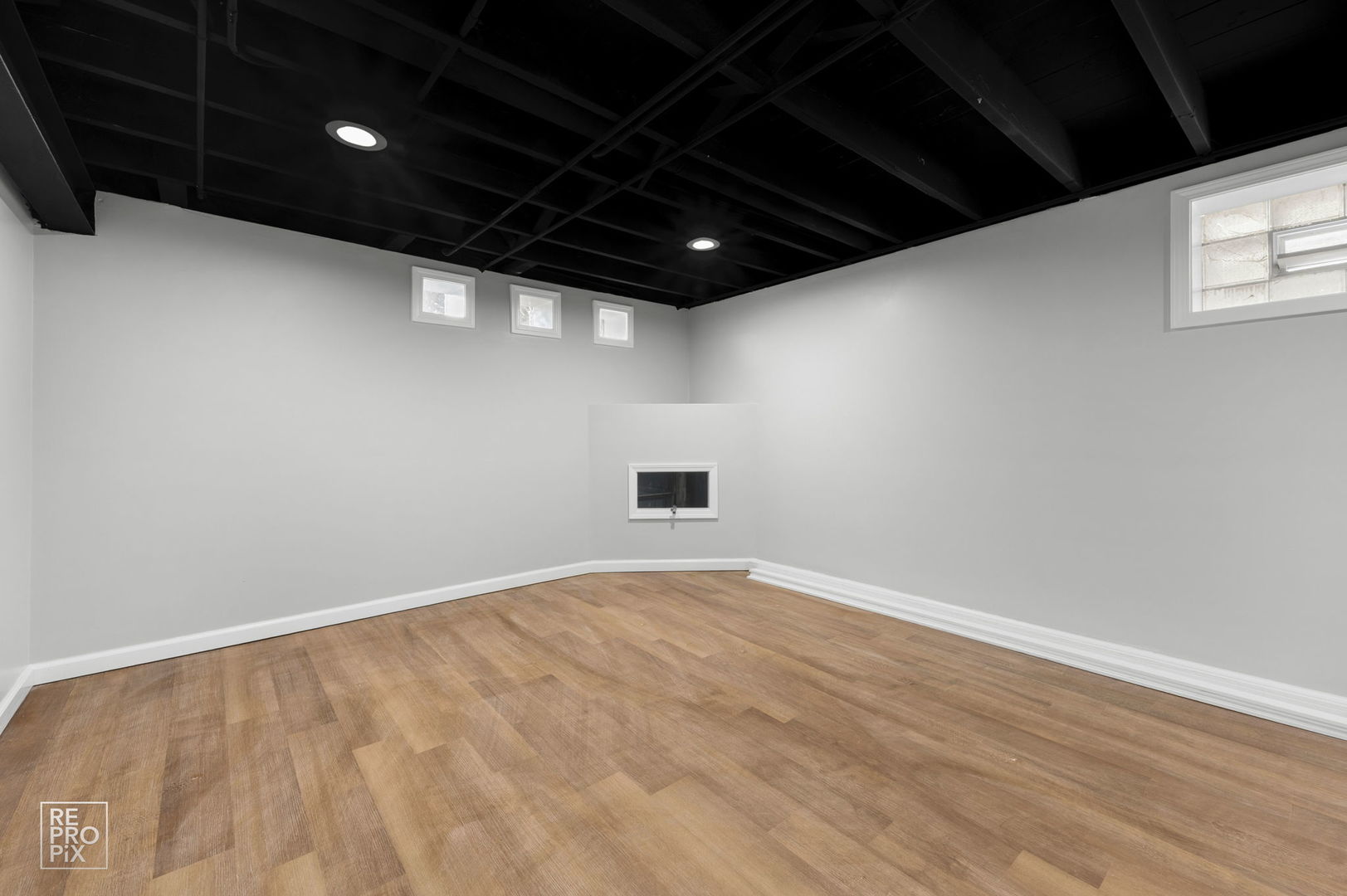9134 S Marquette Avenue, Chicago, IL 60617