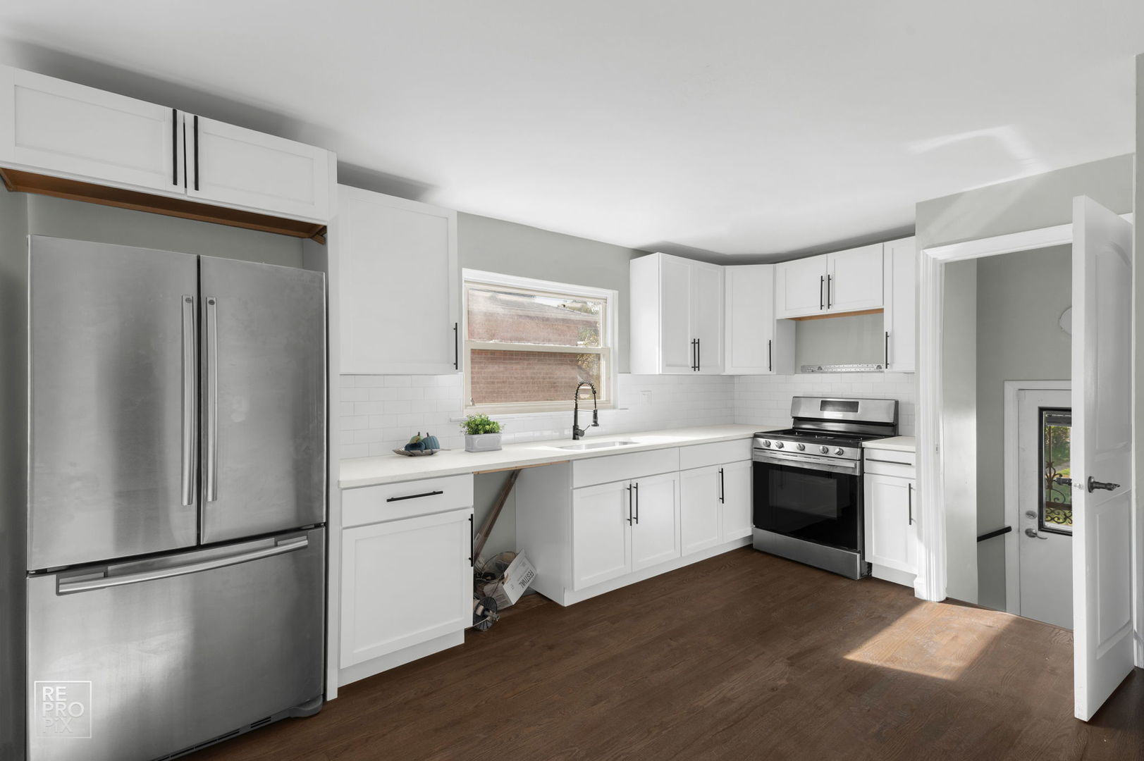 9134 S Marquette Avenue, Chicago, IL 60617