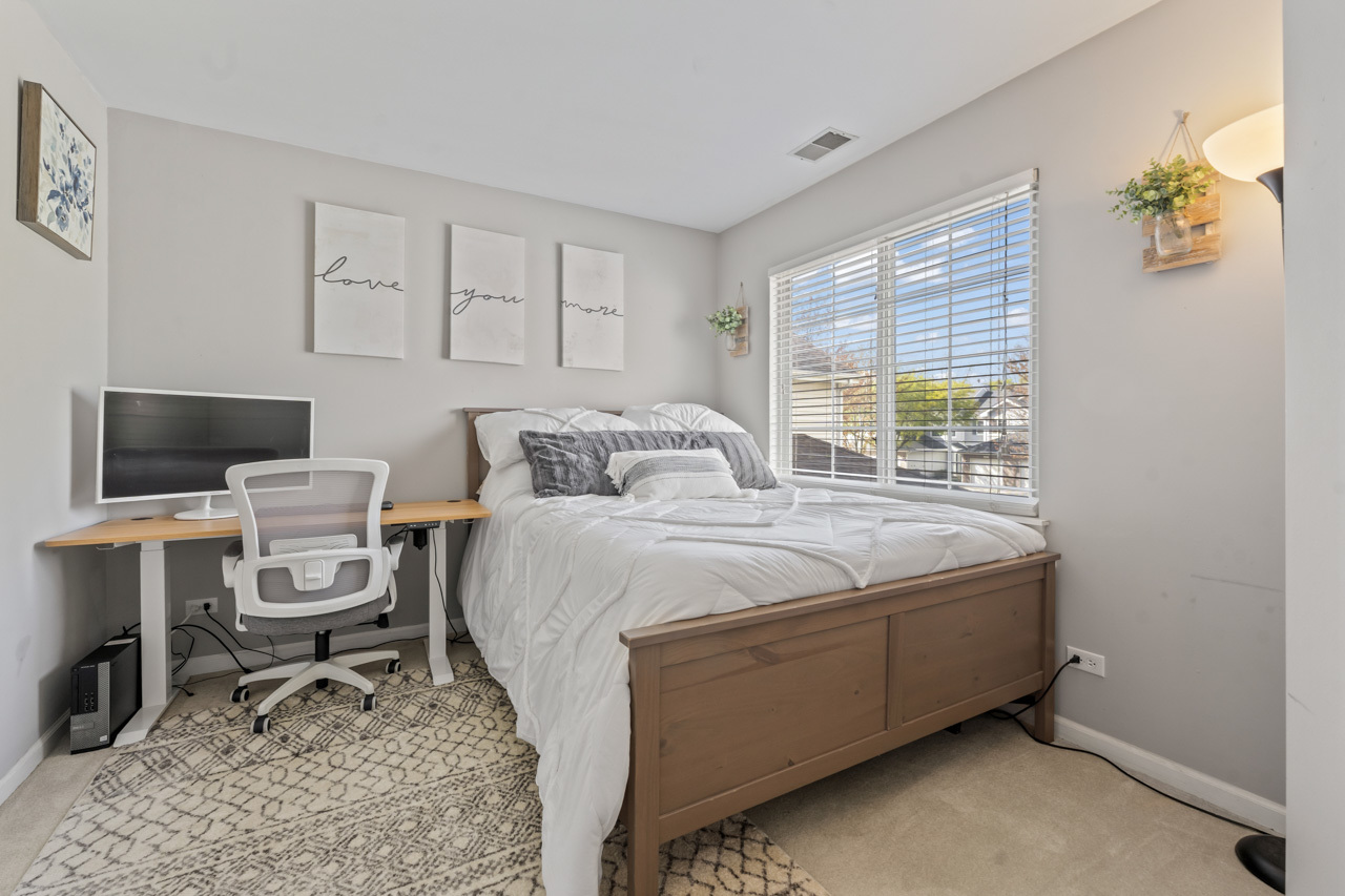 217 Sierra Pass Drive, Schaumburg, IL 60194