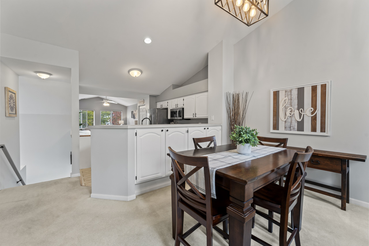 217 Sierra Pass Drive, Schaumburg, IL 60194