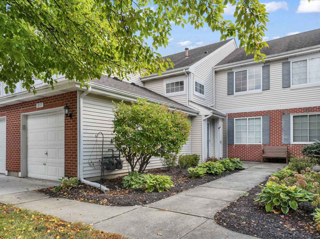 217 Sierra Pass Drive, Schaumburg, IL 60194