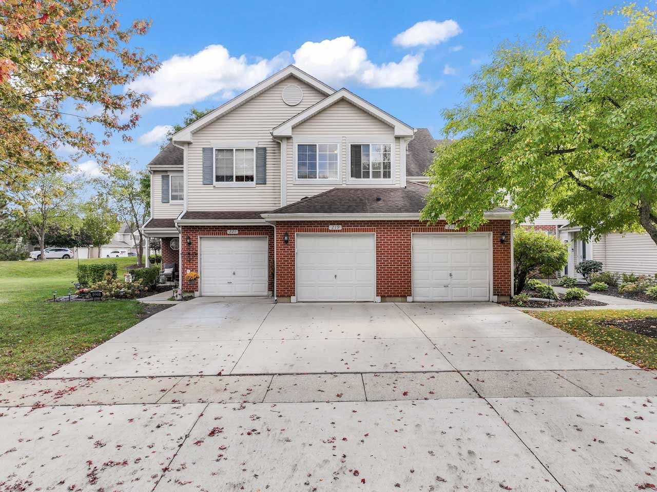 217 Sierra Pass Drive, Schaumburg, IL 60194