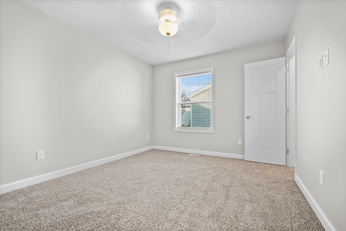 52 Winding Way, Bloomington, IL 61705