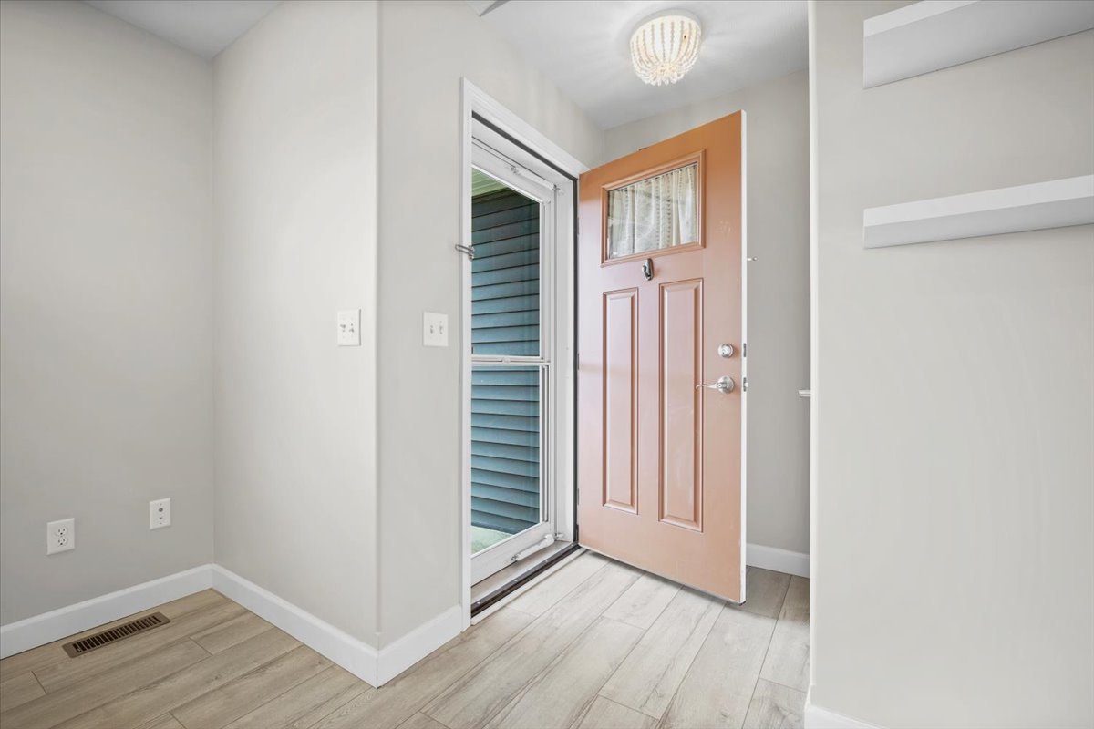 52 Winding Way, Bloomington, IL 61705